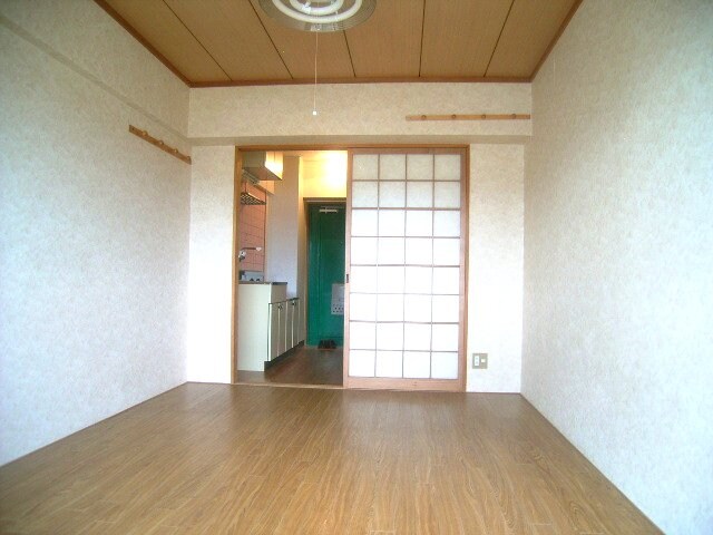 物件内観写真2　(2010年5月撮影)