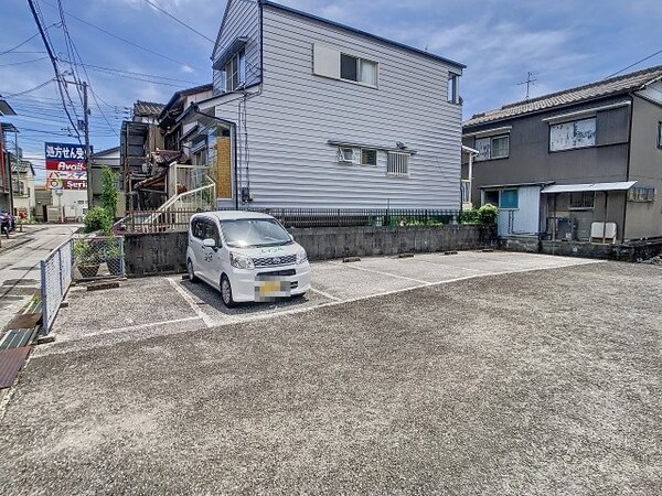 駐車場(現況を優先します。（撮影時期：2024年7月）)