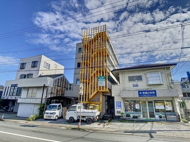 物件外観写真1　(現況と異なる部分は現況を優先いたします。)