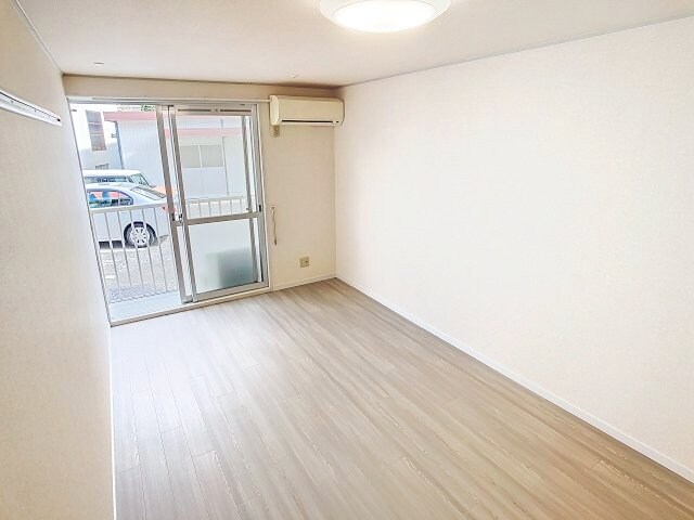 物件内観写真2　(2025年10月撮影)