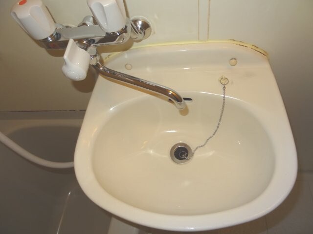 物件内観写真6　(2階別室の参考写真です。現況を優先します。（206）)