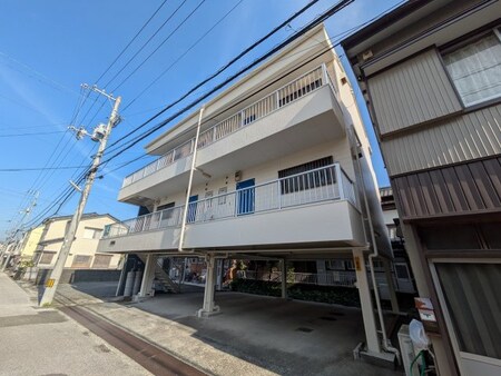 ハイツ三本外観写真