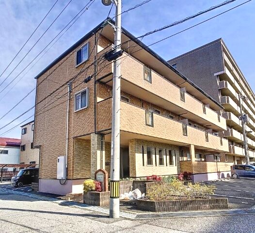 物件外観写真1　(2024年2月撮影)