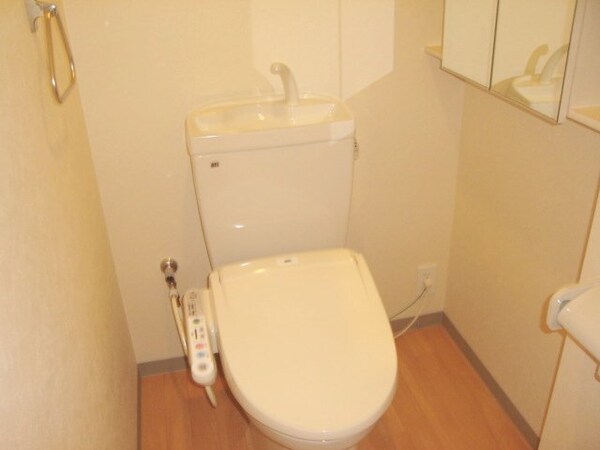 トイレ(シャワー付トイレ)