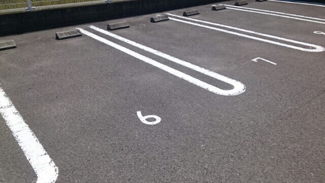 物件外観写真2　(駐車場)