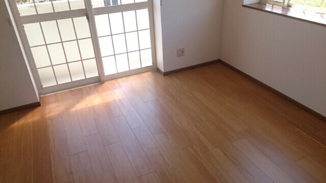 物件内観写真3　(居室・リビング)