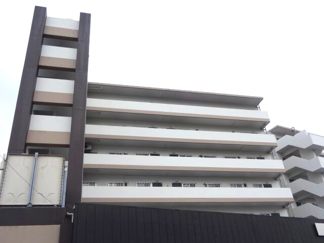 物件外観写真1　(2018年10月撮影)