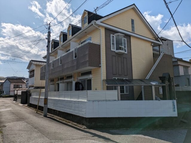 物件外観写真1　(2024年3月撮影)