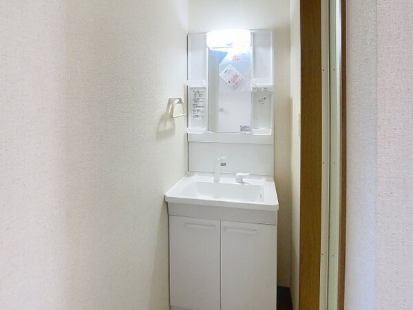 洗面・脱衣所(現況が相違する場合は現況を優先致します。2025年11月撮影)