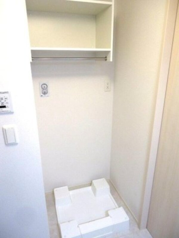 建物設備(室内洗濯機置場)