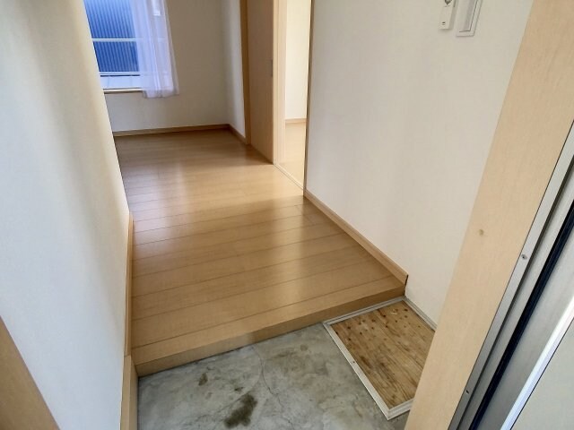 物件内観写真6　(現況が相違する場合は現況を優先致します。)