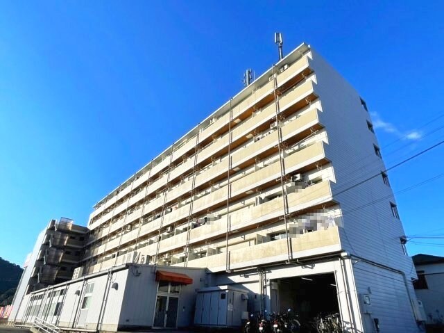 物件外観写真1　(2022年2月撮影)