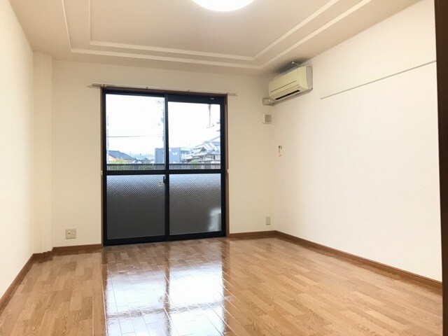 物件内観写真2　(洋室)