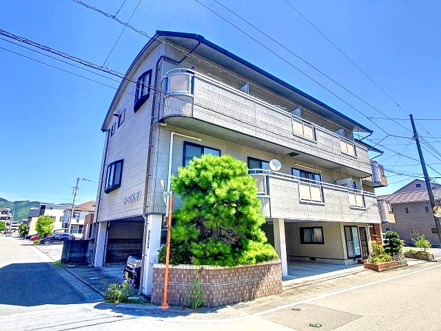 物件外観写真1　(2025年7月撮影)