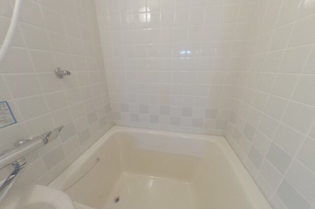 浴室(2022年10月撮影※現況を優先致します。)