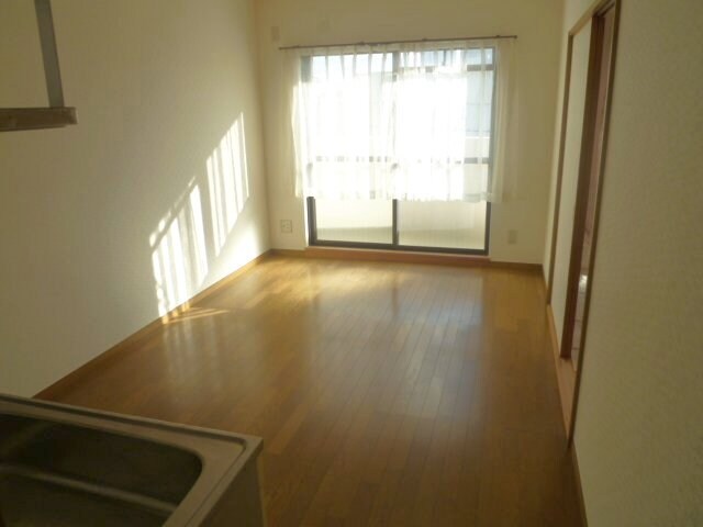 物件内観写真2　(2012年11月撮影)