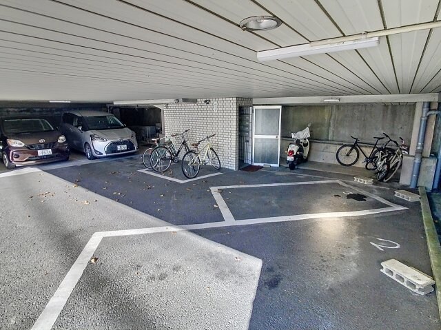 物件外観写真2　(2024年11月撮影)