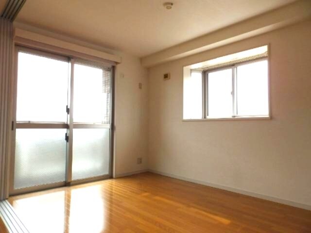 物件内観写真7　(洋室6.0帖)