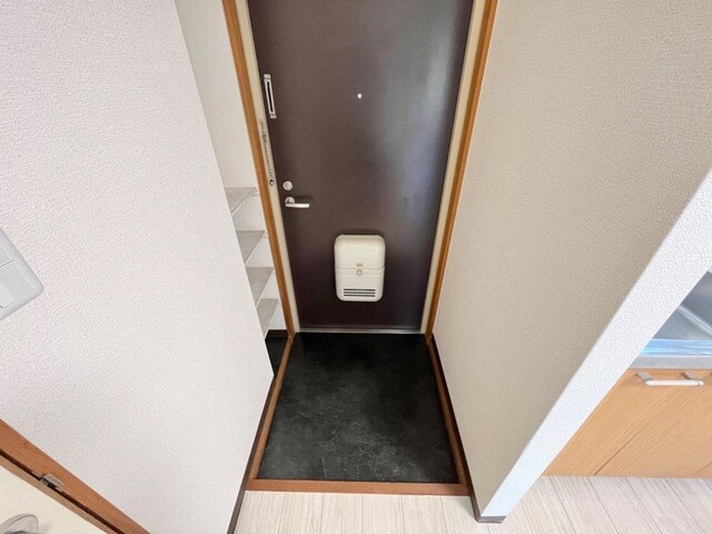 物件内観写真16　(玄関)