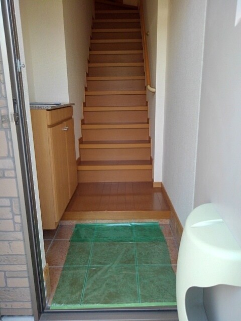 物件内観写真13　(玄関)