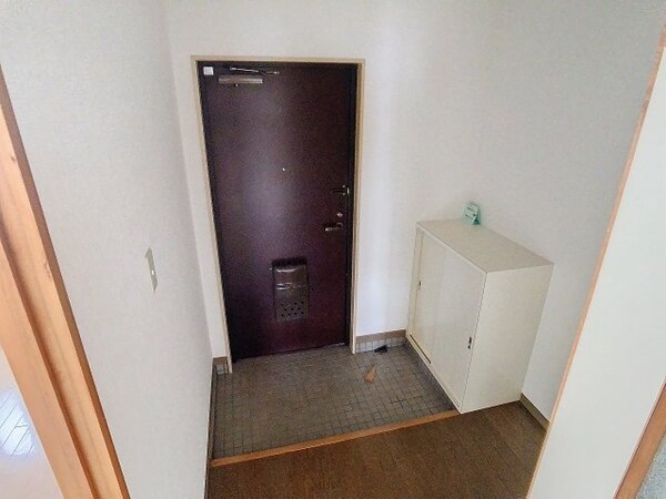 玄関(2025年3月撮影)