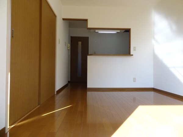 居室(2階別室の参考写真です。現況を優先します。（203）)