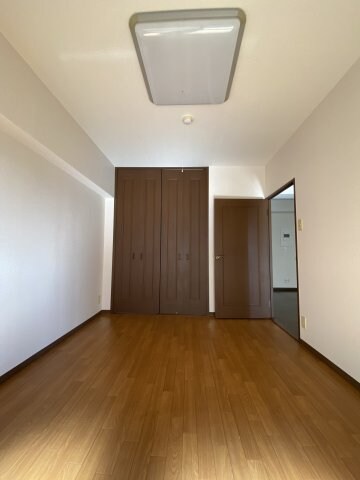 物件内観写真8　(現況が相違する場合は現況を優先致します。)