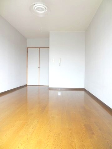 物件内観写真2　(2018年6月撮影)