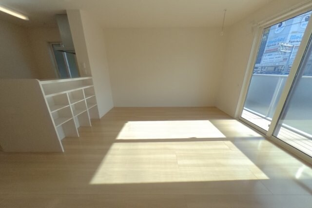 物件内観写真3　(現況を優先します。（撮影時期2020年12月）)