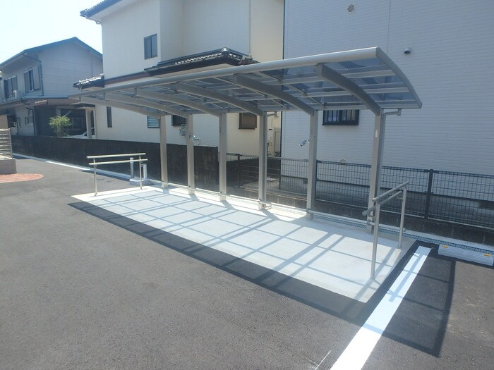 物件内観写真16　(駐輪場)