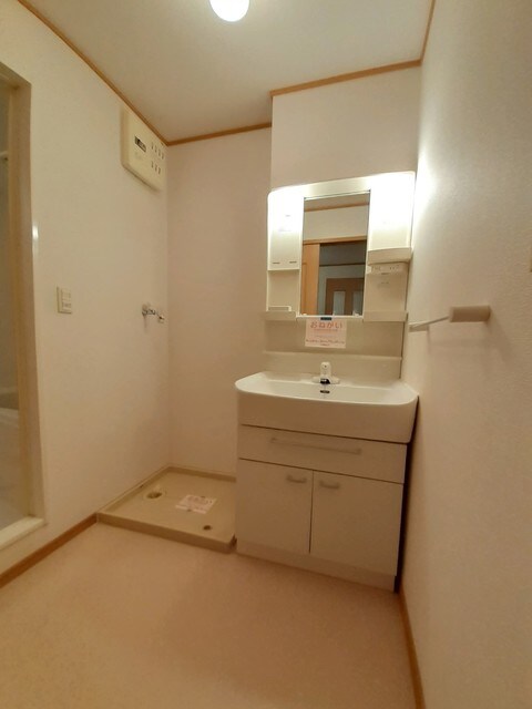 物件内観写真7　(洗面所)