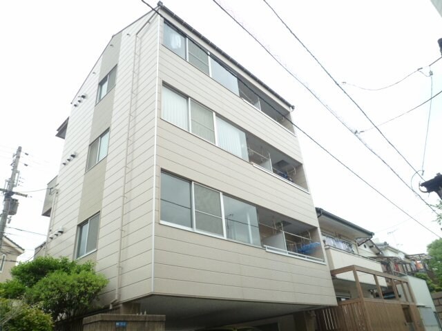 物件外観写真1　(2011年6月撮影)