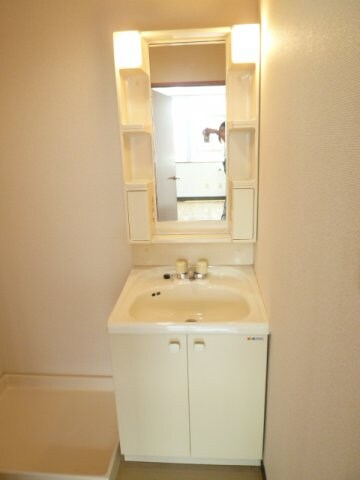 物件内観写真6　(2階別室の参考写真です。現況を優先します。（202）)