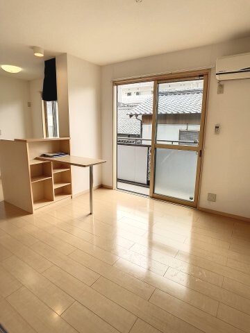 物件内観写真2　(現況を優先します。（撮影時期：2023年7月）)