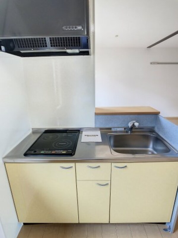 キッチン(現況を優先します。（撮影時期：2023年7月）)