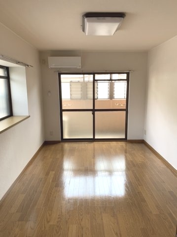 物件内観写真2　(現況を優先します。（撮影時期：2023年6月）)