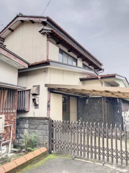 貸家(中久万16-4)外観写真
