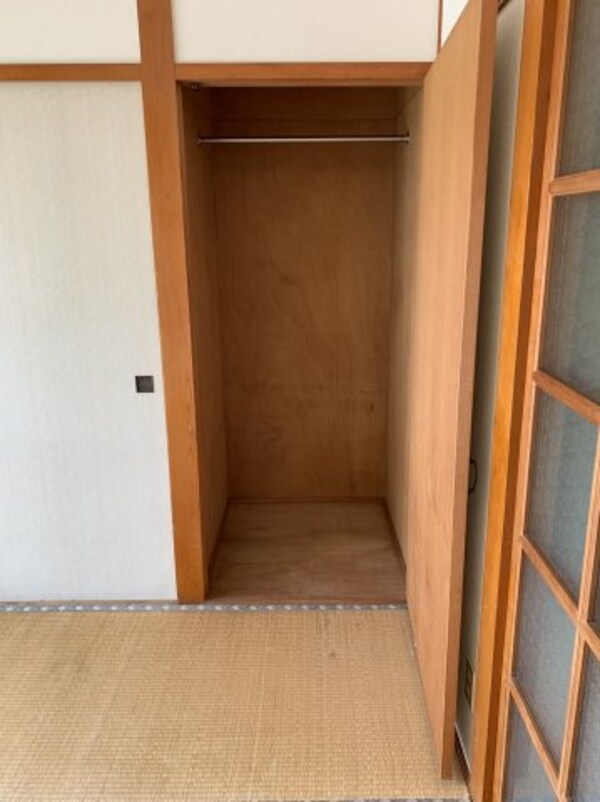 玄関(2023年4月撮影※現況を優先致します。)