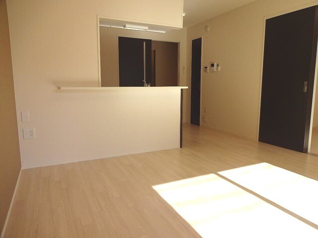 物件内観写真3　(リビング)