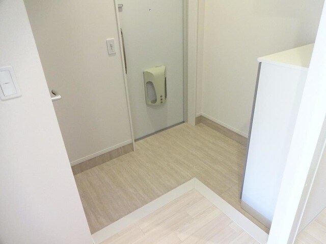 物件内観写真22　(玄関)