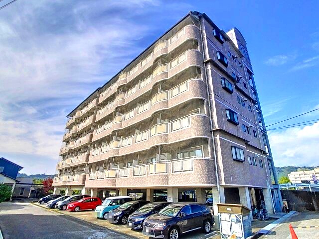 物件外観写真1　(2024年11月撮影)