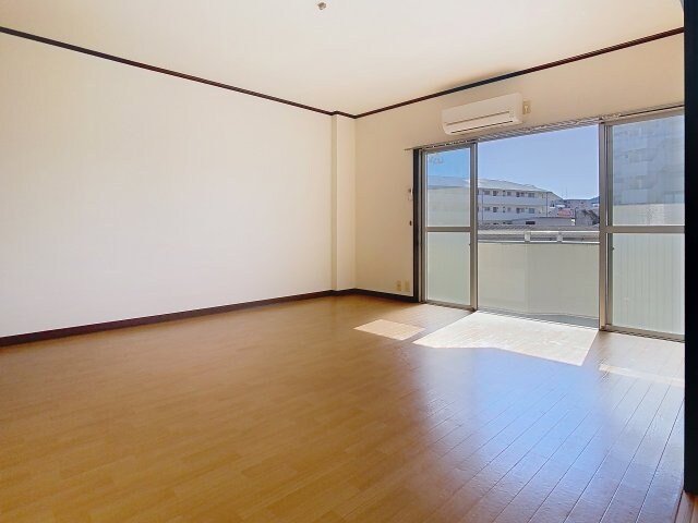 物件内観写真3　(2025年10月撮影※現況を優先します。)