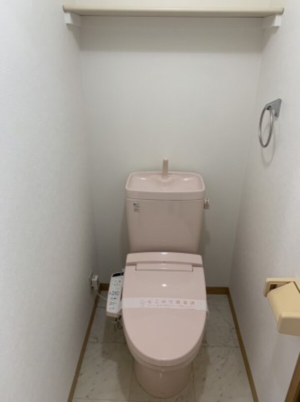 トイレ(2023.9撮影　現況が相違する場合は現況を優先致します。)