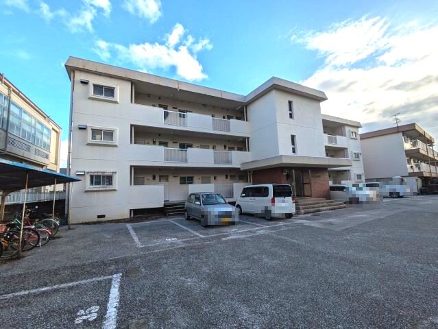 物件外観写真1　(現況と異なる部分は現況を優先いたします。)