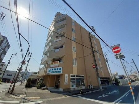 メイト鷹匠外観写真