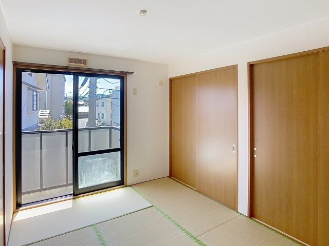 物件内観写真8　(現況が相違する場合は現況を優先致します。2025年9月撮影。)