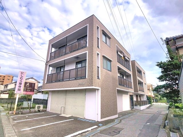 物件外観写真1　(2025年10月撮影)