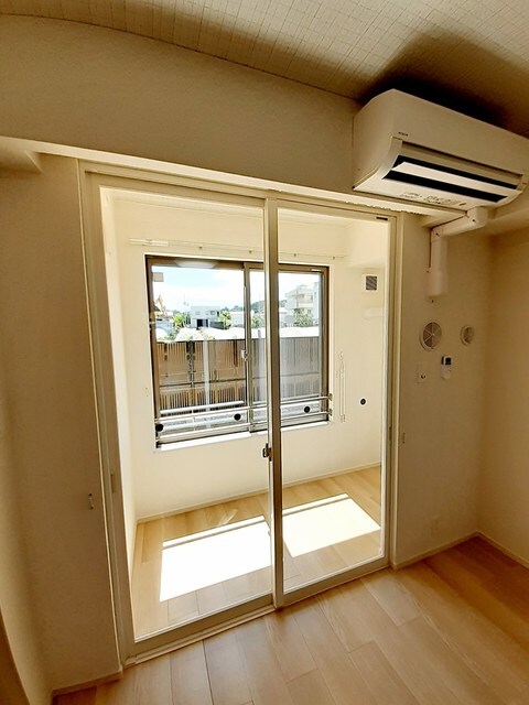 物件内観写真11　(サンルーム)