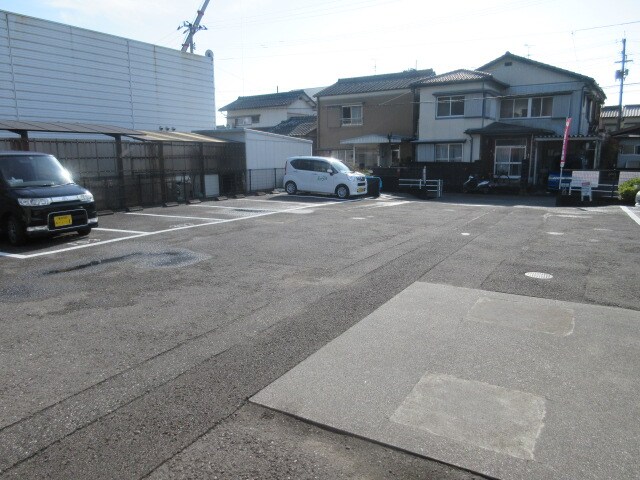 物件外観写真2　(2階別室の参考写真です。現況を優先します。（205）)