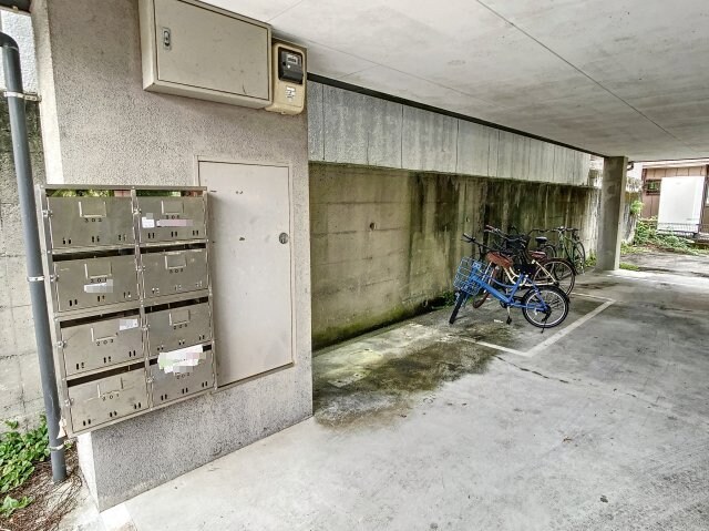 物件内観写真3　(現況が相違する場合は現況を優先致します。)